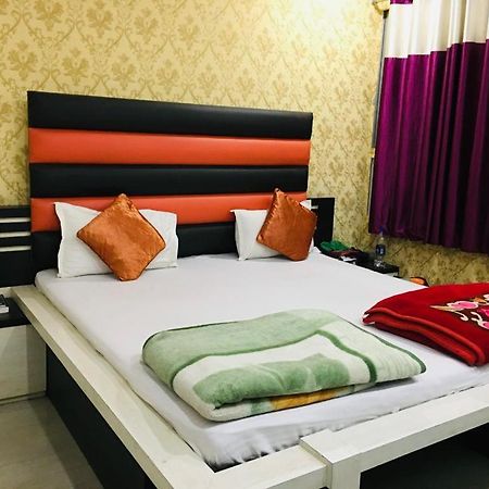 Hotel Natraj Sasaram ภายนอก รูปภาพ