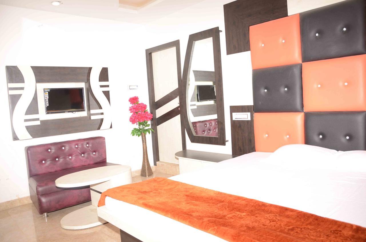 Hotel Natraj Sasaram ภายนอก รูปภาพ