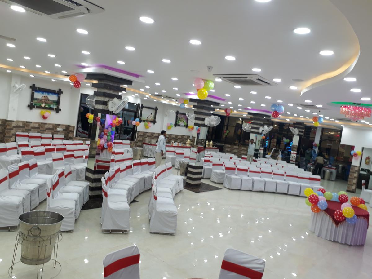Hotel Natraj Sasaram ภายนอก รูปภาพ